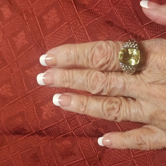 NWOT Ladies Brazilian Canary Yellow Quartz and White Zircon ring set in 925 SS - Picture 3 of 4